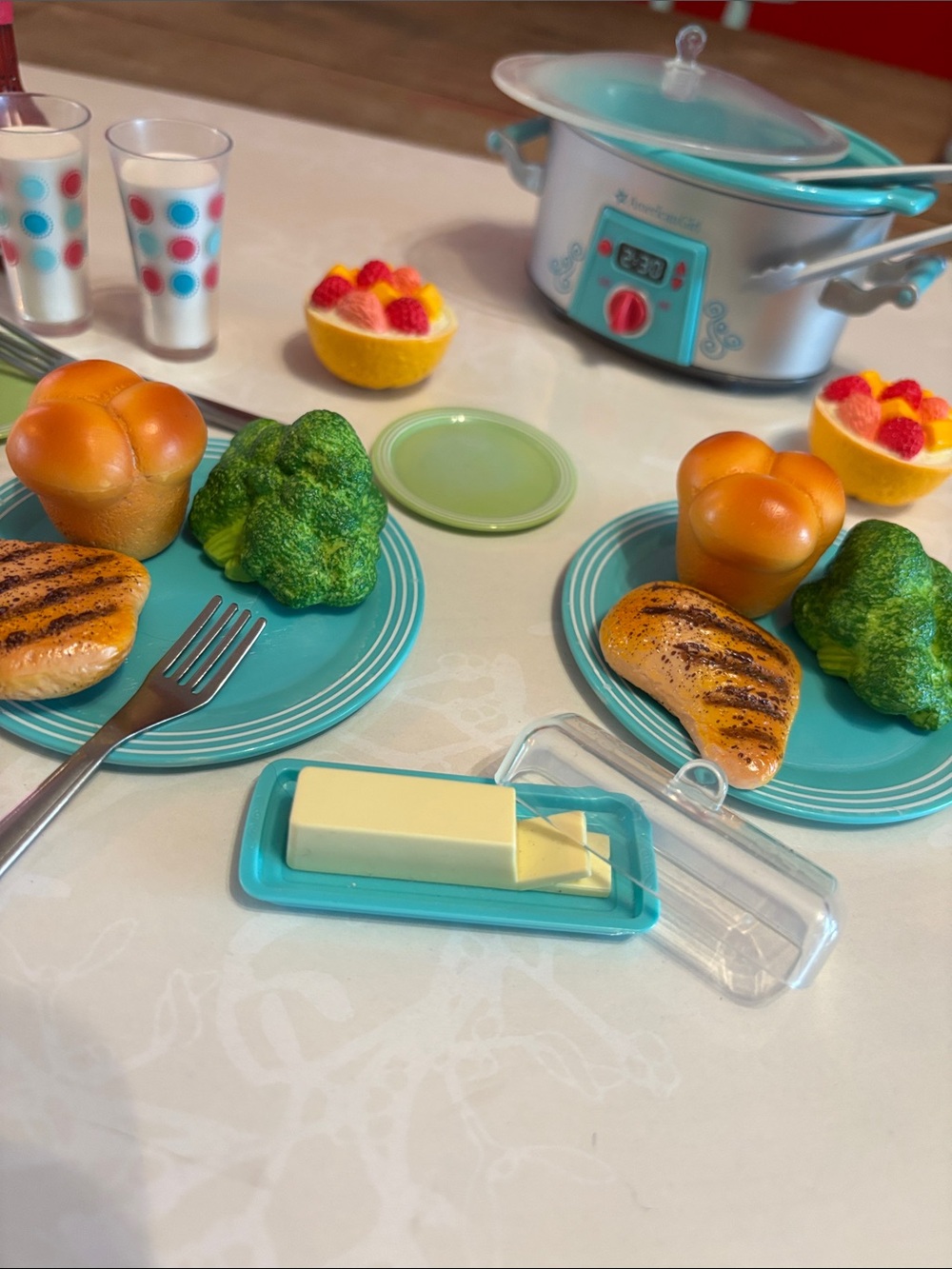 American Girl Doll crockpot dinner set Excellent condition - Picture 6 of 9